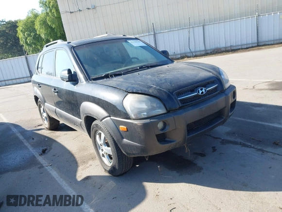 2005 Hyundai Tucson GLS with VIN KM8JN12D55U142254, listed as a IAAI auction lot 42150708 with 222,286 mi miles. Bid and sale history available at carsss.com. Image 1.