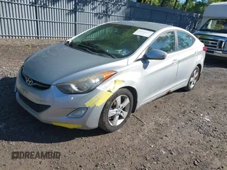 2013 Hyundai Elantra GLS z VIN 5NPDH4AE1DH257091, wystawiony jako IAAI lot #42306831 z przebiegiem 183 301 mil mil oraz . Historia ofert i sprzedaży dostępna na DreamBid. Obrazek 2.