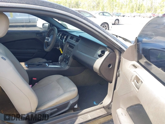 2014 Ford Mustang V6 with VIN 1ZVBP8AM4E5228370, listed as a IAAI auction lot 42130306 with 113,015 mi miles. Bid and sale history available at carsss.com. Image 5.