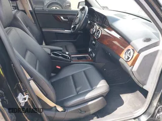 2015 Mercedes-Benz GLK with VIN WDCGG8JB4FG401022, listed as a IAAI auction lot 41919449 with 31,615 mi miles. Bid and sale history available at carsss.com. Image 5.