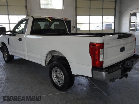 2019 Ford Super Duty F-250 SRW XL with VIN 1FTBF2A61KEE54690, listed as a Copart auction lot 75702194 with 43,609 mi miles and Salvage Title. Bid and sale history available at carsss.com. Image 4.