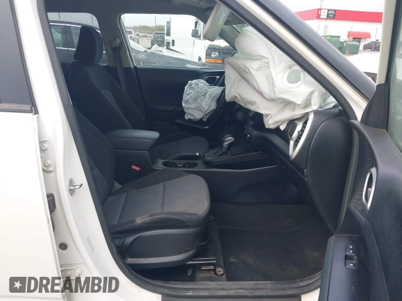 2020 Kia Soul S with VIN KNDJ23AU6L7735062, listed as a IAAI auction lot 40729662 with 100,546 mi miles and . Bid and sale history available at DreamBid. Image 5.