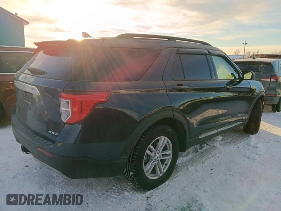 2022 Ford Explorer XLT with VIN 1FMSK8DH7NGA77833, listed as a Copart auction lot 47243225 with 15,512 mi miles and Salvage Title. Bid and sale history available at carsss.com. Image 3.