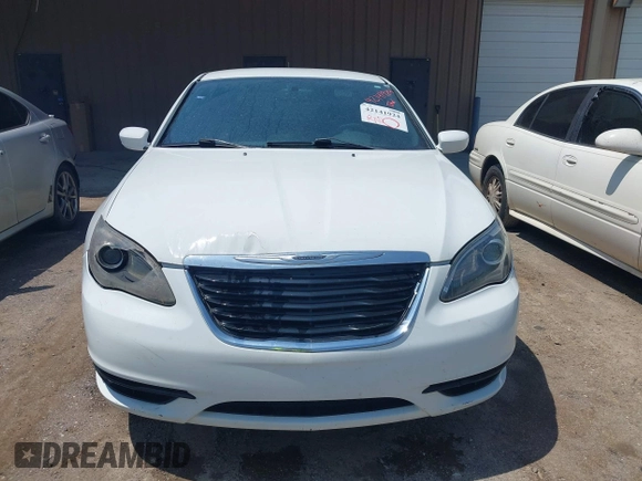 2014 Chrysler 200 Touring with VIN 1C3CCBBB1EN186547, listed as a IAAI auction lot 42141924 with 193,540 mi miles. Bid and sale history available at carsss.com. Image 6.