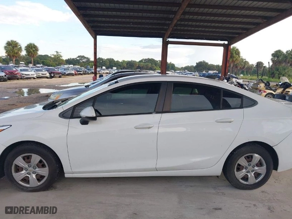 2017 Chevrolet Cruze LS with VIN 1G1BC5SM4H7188997, listed as a IAAI auction lot 40388499 with NaN miles. Bid and sale history available at carsss.com. Image 14.