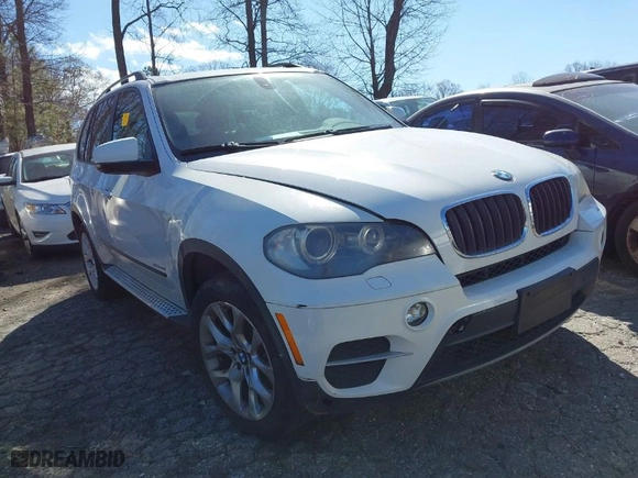2011 BMW X5 35i with VIN 5UXZV4C58BL402047, listed as a IAAI auction lot 41837120 with 168,325 mi miles. Bid and sale history available at carsss.com. Image 1.