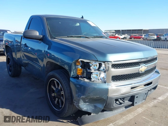 2009 Chevrolet Silverado 1500 with VIN 1GCEC24039Z215240, listed as a IAAI auction lot 41308199 with 104,662 mi miles and . Bid and sale history available at DreamBid. Image 6.
