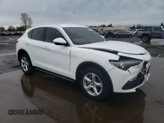 2018 Alfa Romeo Stelvio z VIN ZASFAKAN9J7B88322, wystawiony jako Copart lot #48808605 z przebiegiem 87 096 mil mil oraz Szkody całkowita. Historia ofert i sprzedaży dostępna na DreamBid. Obrazek 4.
