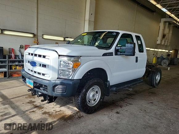 2015 Ford F-350 z VIN 1FD7X3B63FED45155, wystawiony jako IAAI lot #42381547 z przebiegiem 96 123 mil mil oraz . Historia ofert i sprzedaży dostępna na DreamBid. Obrazek 26.