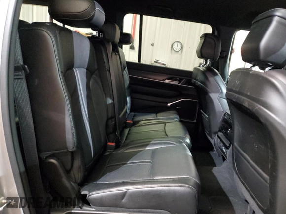 2024 Jeep Wagoneer Series II with VIN 1C4SJUBP6RS116747, listed as a Copart auction lot 85860634 with 31,652 mi miles and Salvage title. Bid and sale history available at DreamBid. Image 11.