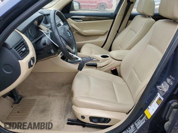 2013 BMW X1 xDrive28i z VIN WBAVL1C52DVR83974, wystawiony jako Copart lot #53567905 z przebiegiem 96 688 mil mil oraz Szkoda całkowita • Salvage title. Historia ofert i sprzedaży dostępna na DreamBid. Obrazek 7.