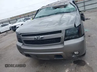 2007 Chevrolet Tahoe LT z VIN 1GNFC13J77R113842, wystawiony jako IAAI lot #42293559 z przebiegiem 288 926 mil mil oraz . Historia ofert i sprzedaży dostępna na DreamBid. Obrazek 12.