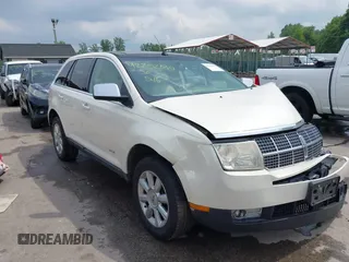 2007 Lincoln MKX z VIN 2LMDU88C27BJ09751, wystawiony jako IAAI lot #42252188 z przebiegiem 240 522 mil mil oraz . Historia ofert i sprzedaży dostępna na DreamBid. Obrazek 1.