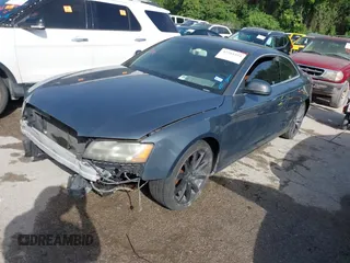2009 Audi A5 z VIN WAUDK78T29A032682, wystawiony jako IAAI lot #42265354 z przebiegiem 170 433 mil mil oraz . Historia ofert i sprzedaży dostępna na DreamBid. Obrazek 2.