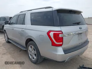 2019 Ford Expedition Max XLT z VIN 1FMJK1HT1KEA13618, wystawiony jako IAAI lot #42074765 z przebiegiem 75 446 mil mil oraz . Historia ofert i sprzedaży dostępna na DreamBid. Obrazek 3.