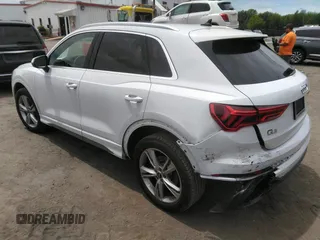 2022 Audi Q3 S line Premium Plus z VIN WA1EECF31N1045258, wystawiony jako IAAI lot #42299558 z przebiegiem 19 332 mil mil oraz . Historia ofert i sprzedaży dostępna na DreamBid. Obrazek 3.