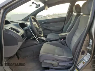 2008 Honda Civic LX z VIN 2HGFA16518H352254, wystawiony jako Copart lot #57336395 z przebiegiem 111 023 mil mil oraz Szkoda całkowita • Salvage title. Historia ofert i sprzedaży dostępna na DreamBid. Obrazek 7.