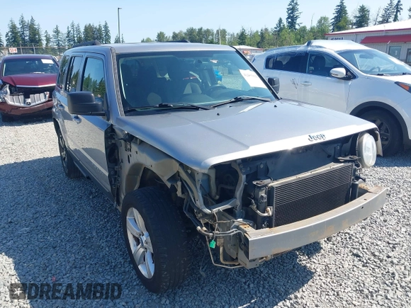 2016 Jeep Patriot Latitude with VIN 1C4NJPFA2GD633341, listed as a IAAI auction lot 42403814 with 98,768 mi miles and . Bid and sale history available at DreamBid. Image 6.