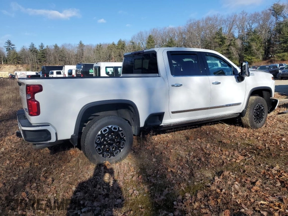 2024 Chevrolet Silverado 3500HD High Country with VIN 2GC4YVEYXR1165898, listed as a Copart auction lot 80017064 with 7,234 mi miles and Salvage Title. Bid and sale history available at carsss.com. Image 3.