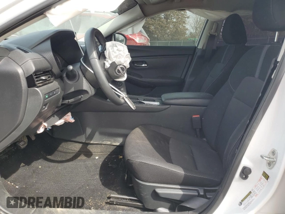 2024 Nissan Sentra SV z VIN 3N1AB8CV4RY204911, wystawiony jako Copart lot #47133605 z przebiegiem 17 207 mil mil oraz Szkoda całkowita • Salvage title. Historia ofert i sprzedaży dostępna na DreamBid. Obrazek 7.