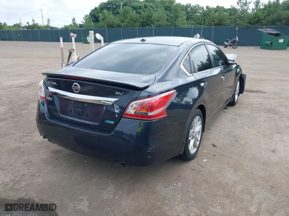 2013 Nissan Altima 2.5 SL with VIN 1N4AL3AP4DC151006, listed as a IAAI auction lot 40012493 with 136,247 mi miles. Bid and sale history available at carsss.com. Image 4.