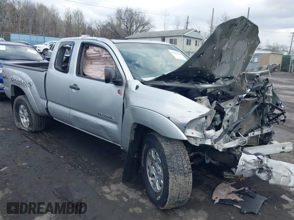 2010 Toyota Tacoma z VIN 5TEUU4ENXAZ736110, wystawiony jako IAAI lot #41951329 z przebiegiem 243 221 mil mil oraz . Historia ofert i sprzedaży dostępna na DreamBid. Obrazek 1.