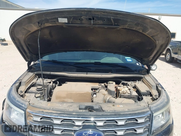 2017 Ford Explorer XLT with VIN 1FM5K7D8XHGA75280, listed as a IAAI auction lot 41805962 with 114,633 mi miles and . Bid and sale history available at carsss.com. Image 10.