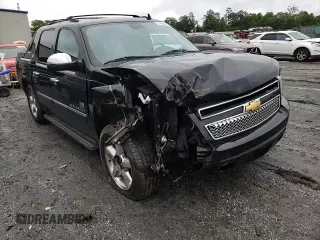 2013 Chevrolet Avalanche LTZ z VIN 3GNMCGE04DG340593, wystawiony jako Copart lot #57984385 z przebiegiem 169 702 mil mil oraz Szkoda całkowita • Salvage title. Historia ofert i sprzedaży dostępna na DreamBid. Obrazek 13.