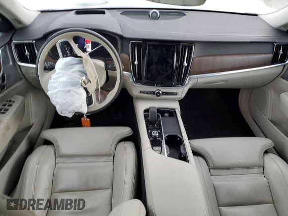 2022 Volvo V90 z VIN YV4062NL5N1146261, wystawiony jako Copart lot #85596744 z przebiegiem 28 mil mil oraz Szkoda całkowita • Salvage title. Historia ofert i sprzedaży dostępna na DreamBid. Obrazek 8.