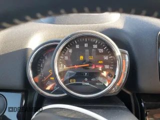 2019 MINI Countryman Cooper S with VIN WMZYT5C50K3J87689, listed as a Copart auction lot 53186975 with 32,688 mi miles and Salvage Title. Bid and sale history available at carsss.com. Image 9.