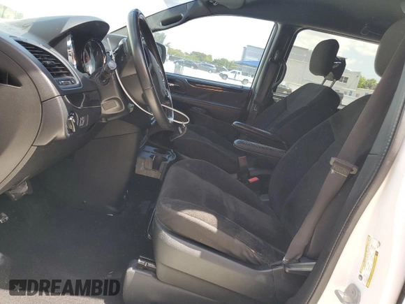 2017 Dodge Grand Caravan SE Plus z VIN 2C4RDGBG6HR835262, wystawiony jako Copart lot #57284955 z przebiegiem 85 959 mil mil oraz Szkoda całkowita • Salvage title. Historia ofert i sprzedaży dostępna na DreamBid. Obrazek 7.