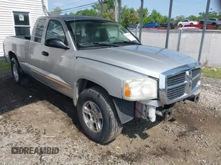 2005 Dodge Dakota SLT с VIN 1D7HW42N95S199553, выставлен на аукционе IAAI как лот 42167269 с пробегом 65 314 миль миль и . История ставок и продаж доступна на DreamBid. Изображение 1.