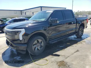 2023 Ford F-150 Lightning Pro z VIN 1FTVW1EL8PWG07655, wystawiony jako Copart lot #53280875 z przebiegiem 24 362 mil mil oraz Szkody całkowita. Historia ofert i sprzedaży dostępna na DreamBid. Obrazek 1.
