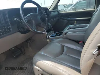 2003 Chevrolet Suburban LT z VIN 1GNEC16Z63J253676, wystawiony jako Copart lot #44540695 z przebiegiem 182 928 mil mil oraz Szkoda całkowita • Salvage title. Historia ofert i sprzedaży dostępna na DreamBid. Obrazek 7.
