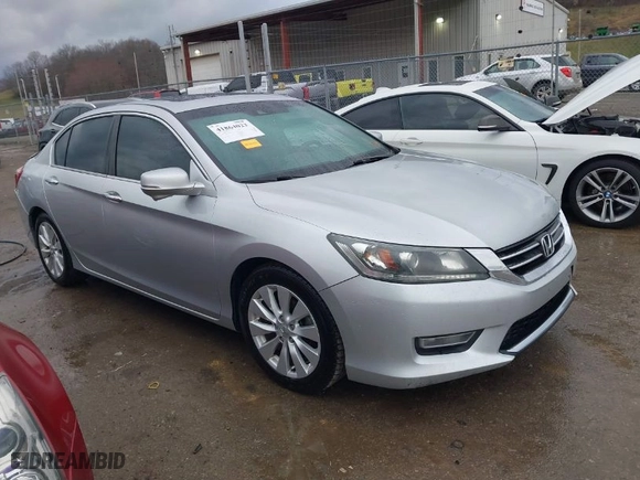 2013 Honda Accord Sdn EX-L with VIN 1HGCR2F8XDA071882, listed as a IAAI auction lot 41864022 with 277,383 mi miles. Bid and sale history available at carsss.com. Image 1.