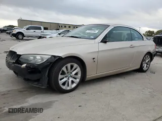2012 BMW 3 Series 328i z VIN WBADW3C50CE822245, wystawiony jako Copart lot #77733784 z przebiegiem 132 031 mil mil oraz Szkoda całkowita • Salvage title. Historia ofert i sprzedaży dostępna na DreamBid. Obrazek 1.