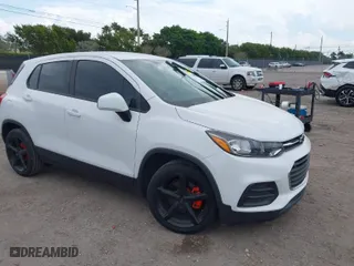 2018 Chevrolet Trax LS with VIN 3GNCJKSB3JL195835, listed as a IAAI auction lot 41885485 with 25,877 mi miles. Bid and sale history available at carsss.com. Image 1.