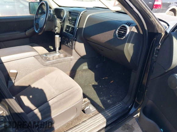 2010 Ford Explorer XLT with VIN 1FMEU6DEXAUA11919, listed as a IAAI auction lot 41982142 with 216,630 mi miles. Bid and sale history available at carsss.com. Image 5.