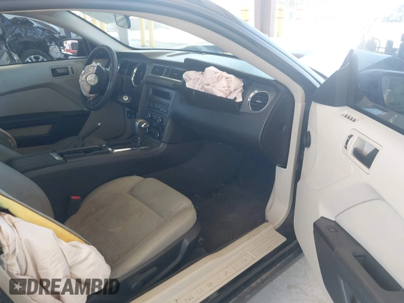 2011 Ford Mustang V6 с VIN 1ZVBP8AM6B5105584, выставлен на аукционе IAAI как лот 42686108 с пробегом 143 296 миль миль и . История ставок и продаж доступна на DreamBid. Изображение 5.
