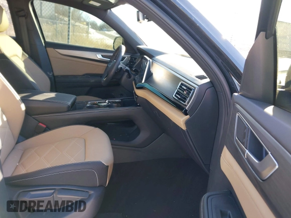 2024 Volkswagen Atlas SE z VIN 1V2KE2CA5RC227558, wystawiony jako IAAI lot #41645555 z przebiegiem 22 117 mil mil oraz . Historia ofert i sprzedaży dostępna na DreamBid. Obrazek 5.