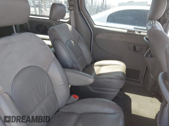 2001 Chrysler Town & Country Limited with VIN 2C8GP64L31R239744, listed as a IAAI auction lot 42224015 with 195,671 mi miles and . Bid and sale history available at DreamBid. Image 8.