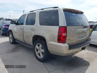 2007 Chevrolet Tahoe LS z VIN 1GNFC13J97R308812, wystawiony jako IAAI lot #41898016 z przebiegiem 178 559 mil mil oraz . Historia ofert i sprzedaży dostępna na DreamBid. Obrazek 3.