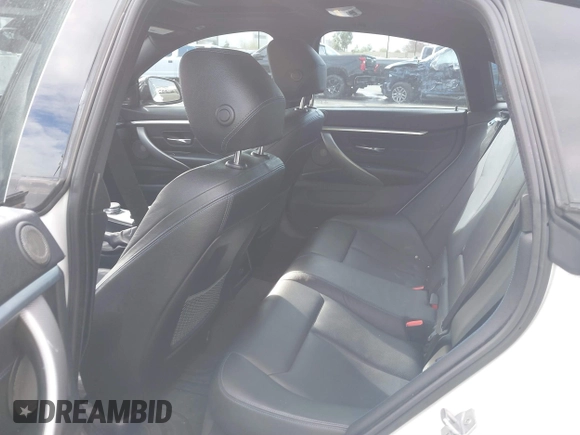 2019 BMW 4 Series 440i with VIN WBA4J5C52KBM65208, listed as a IAAI auction lot 41734154 with 52,477 mi miles and . Bid and sale history available at DreamBid. Image 8.