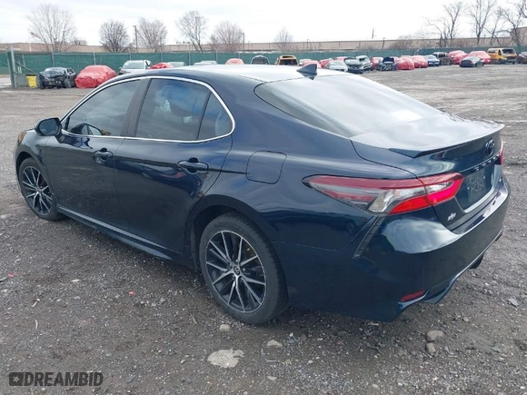 2021 Toyota Camry SE Nightshade with VIN 4T1G11AK3MU567671, listed as a IAAI auction lot 41733278 with 38,749 mi miles. Bid and sale history available at carsss.com. Image 3.