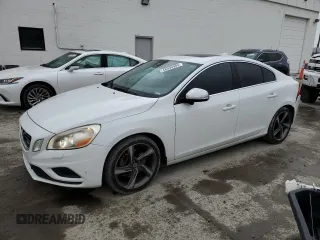 2012 Volvo S60 T6 with VIN YV1902FH5C2111761, listed as a Copart auction lot 48595905 with 195,803 mi miles and Salvage Title. Bid and sale history available at carsss.com. Image 1.
