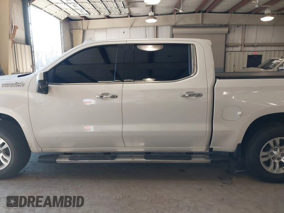 2019 Chevrolet Silverado 1500 High Country with VIN 1GCUYHEL3KZ158830, listed as a IAAI auction lot 41646878 with 105,524 mi miles. Bid and sale history available at carsss.com. Image 14.