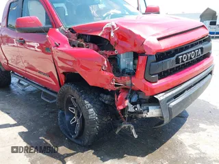 2017 Toyota Tundra SR z VIN 5TFUY5F10HX677527, wystawiony jako IAAI lot #42157357 z przebiegiem 43 111 mil mil oraz . Historia ofert i sprzedaży dostępna na DreamBid. Obrazek 6.