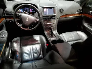 2016 Lincoln MKT z VIN 2LMHJ5NK7GBL02854, wystawiony jako Copart lot #44775285 z przebiegiem 383 459 mil mil oraz Tytuł czysty. Historia ofert i sprzedaży dostępna na DreamBid. Obrazek 8.