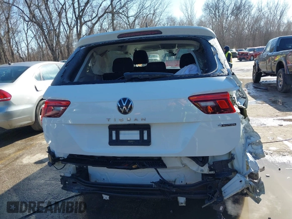 2022 Volkswagen Tiguan S with VIN 3VV0B7AX5NM042667, listed as a IAAI auction lot 41523101 with 41,724 mi miles and . Bid and sale history available at DreamBid. Image 17.