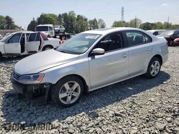 2012 Volkswagen Jetta TDI w/Premium & Nav с VIN 3VWLL7AJ4CM426910, выставлен на аукционе Copart как лот 53111065 с пробегом 137 376 миль миль и Списание • Salvage title. История ставок и продаж доступна на DreamBid. Изображение 1.